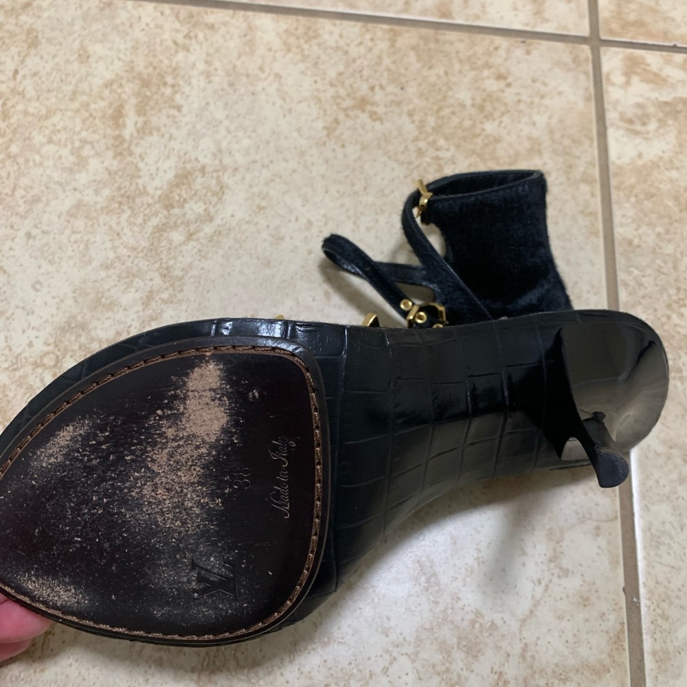 Louis Vuitton Black Heels with Gold Accents with box and bags.  Taking offers - Picture 5 of 10